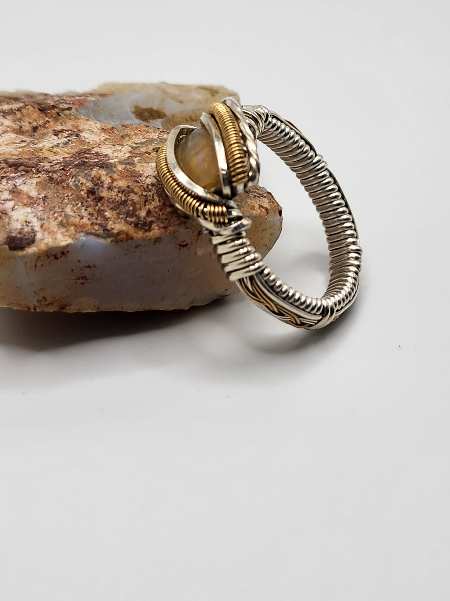 Rosecut Welo Opal Ring